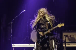 Karoline Rose-SUN, Concert au Moulin Rouge-Pendant le MaMA music & Convention-Article pour Infos Spectacles & Loisirs
