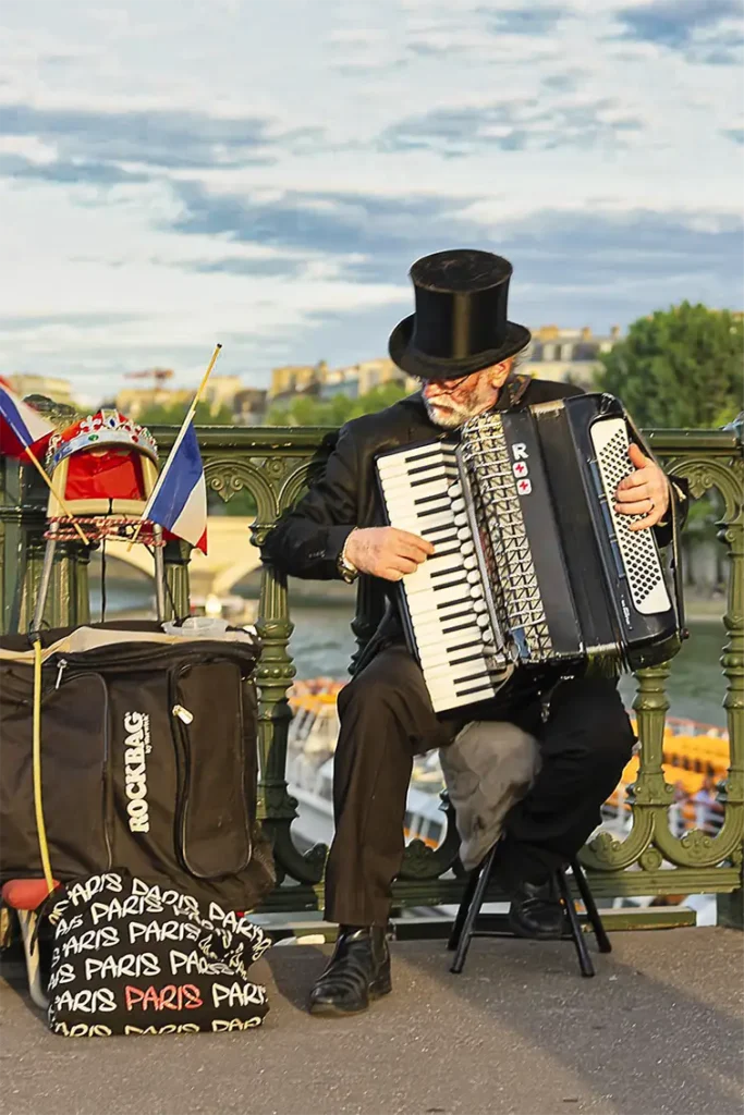 Autre Musicien sur un pont de Paris-La Fête de la Musique 2024 -ISL