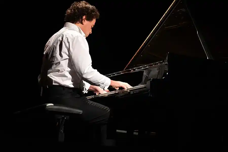 Le Pianiste aux 50 doigts