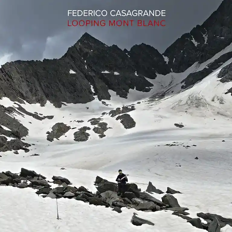 Interview de Fédérico Casagrande Interview de Fédérico Casagrande, cover du CD, Petite silhouette de Frédérico dans le massif du mont blanc, montagne et neige