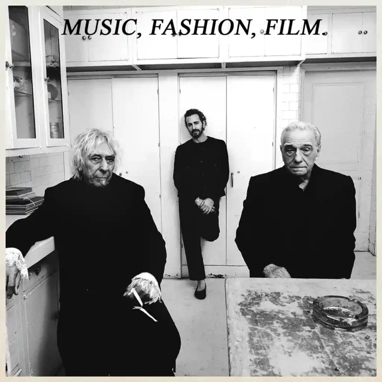 Music Fashion Film, de Charli XCX (2026) Alt Texte : Pochette de l'album Music, Fashion, Film (2026). Photographie en noir et blanc réunissant trois légendes : John Cale (musique, Velvet Underground), Marc Jacobs (mode) et Martin Scorsese (cinéma), incarnant les trois piliers du projet."