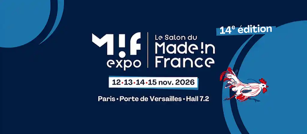 MIF-Expo- Made-in France-2026-pour-tous, affiche ton bleu et bleu foncé, texte en blanc, un coq court, en bas à droite blanc et rouge sur le fond bleu plus clair
